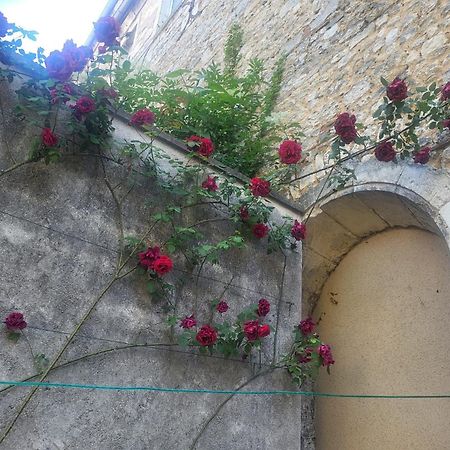 부르주 Au Puits De L'Abbaye 아파트 외부 사진
