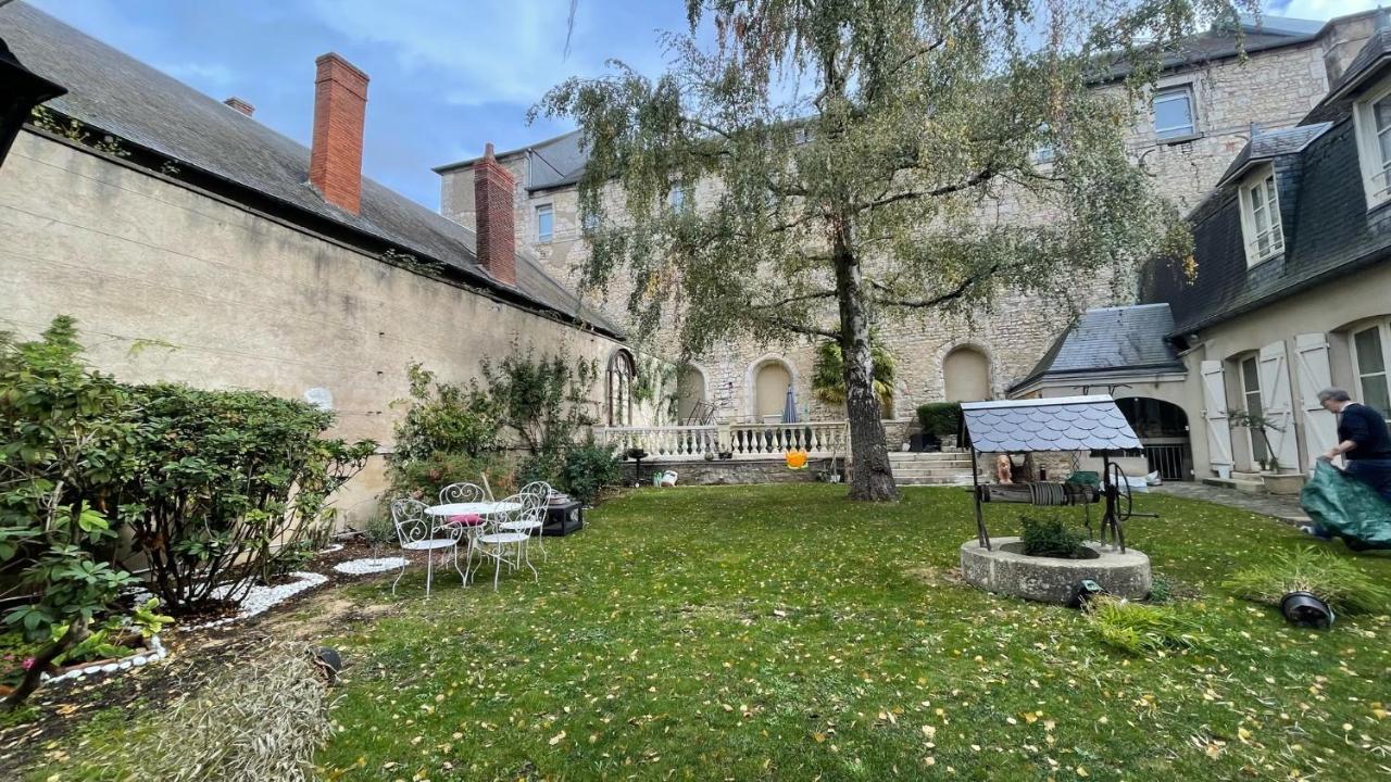 부르주 Au Puits De L'Abbaye 아파트 외부 사진