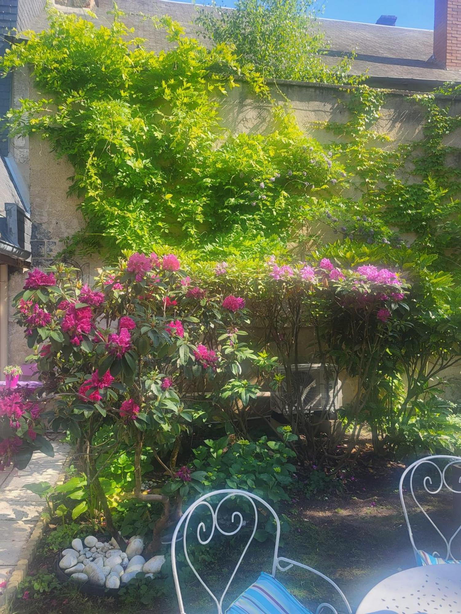 부르주 Au Puits De L'Abbaye 아파트 외부 사진